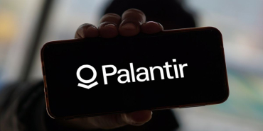 US Develops ‘ImmigrationOS’ to Speed Deportations as ICE Tech Strategy Raises Concerns