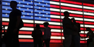 Travelling to America? Border Agents Can Now Search Your Phone Without a Warrant