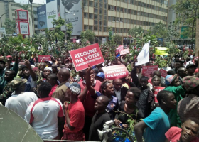 Hundreds of Jubilee Supporters Demonstrate Outside Supreme Court Over Nullification of President Uhuru's Win