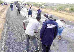 Machakos Governor Alfred Mutua Tarmacs Road in Record 10 Minutes Per Kilometer