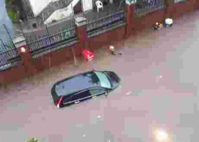 Heavy Downpour Causes Flooding in Nairobi
