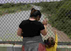 Trump Administration Says It Will Detain Immigrant Children with their Parents
