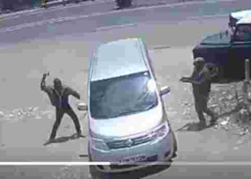 Daring Nairobi Criminals Captured on CCTV Stealing from Motorist in Broad Daylight [VIDEO]