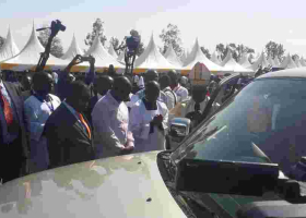 Deputy President William Ruto Gifts New Kisumu Archbishop Anyolo with Brand New Car