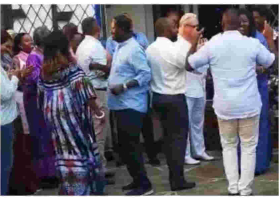 Video of President Uhuru, Joho, Odingas Dancing During Raila's Birthday Party Goes Viral Online 