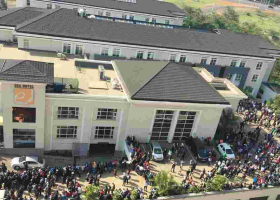 Hundreds of Kenyans Turn Up for Job Interview as Nairobi Hotel Advertises 5 Positions