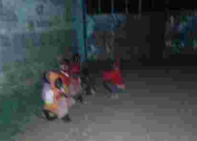 Photo of Small Kenyan Kids Waiting Outside School Gate at 5:30am Causes a Stir Online