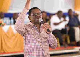 Kenyans Want Raila to Succeed Uhuru, Senator Orengo Says