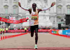 Eliud Kipchoge Dismisses Claims that Nike Shoe Gives Him Unfair Advantage over Rivals