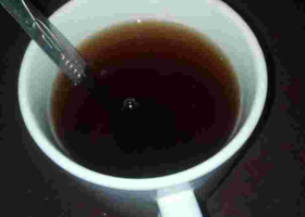 Kenyans from the coast Wake Up in the Middle of Night to Take Sugarless Black Tea to 'Cure' Covid-19