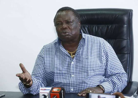 Angry Francis Atwoli Smashes His Smartphone On the Floor During Press Briefing 