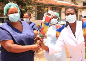 Kenya Sends 300 Bouquets of Flowers to the UK in Solidarity Amid Covid-19