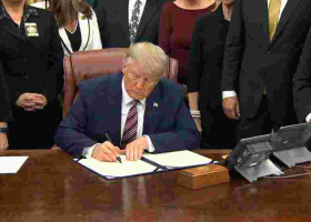 Trump to Sign New Executive Order Freezing Green Cards, Visas for Foreign Workers