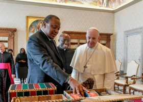 Uhuru Becomes First Kenyan President to Visit the Vatican Palace, Meets Pope Francis 