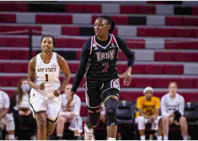 Kenyan Felmas Adhiambo Takes US Women College Basketball by Storm 