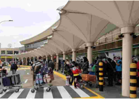 Kenyan Gov’t Gives International Tourists Until Monday Mid-Day to Leave the Country via Nairobi