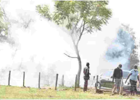 Police Fire Teargas at Jakoyo Midiwo’s Burial as Rowdy Mourners Demand to View Body
