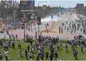 Chaos as Rowdy Youth Stone Deputy President William Ruto's Convoy in Kisumu  