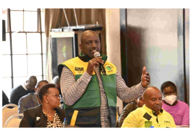 Ruto Promises to Provide Free Internet, Phone Calls If Elected President
