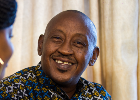 Uhuru Contributes Sh2 Million Towards Vioja Mahakamani Actor Gibson Gathu’s Treatment 