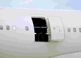 Canadian Tourist in Thailand Arrested for Attempting to Open Plane Door 
