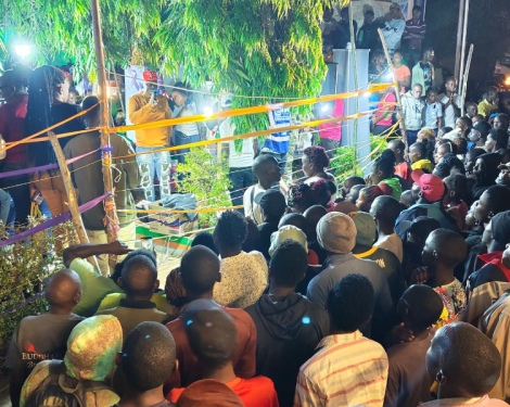 Murang’a Man Surpasses Truphena’s 72-hour Tree-Hugging Record, Draws Massive Crowd