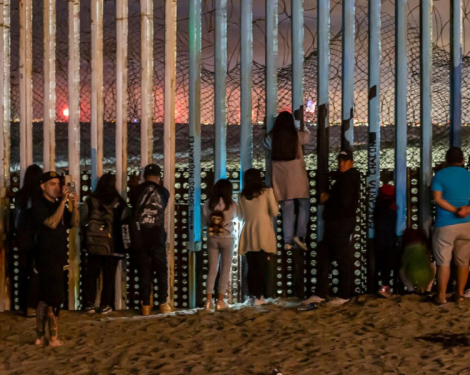 US Population Hits 342 Million as Growth Slows to 0.5%