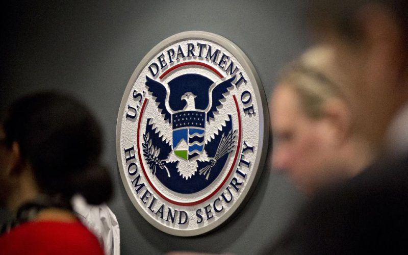 US Asylum Applicants Risk Losing Work Permits Over Unpaid Annual Fee