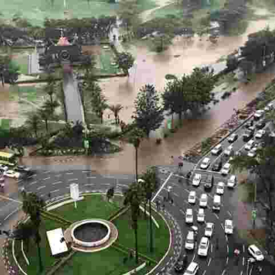 Heavy Downpour Wreaks Havoc in Nairobi, Thousands Left Stranded 