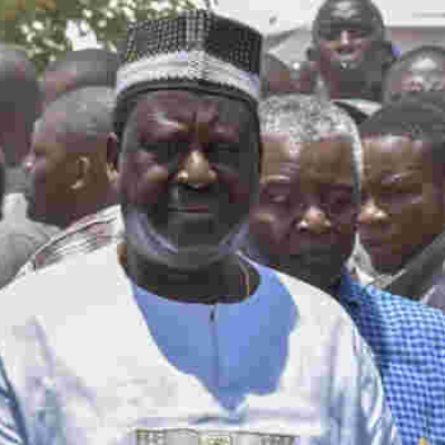 Raila Pocketing Sh800, 000 Per Month from Gov't after Handshake with President Kenyatta