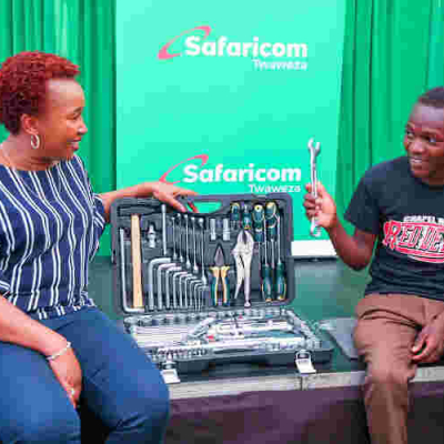 19-Year-Old Kenyan Man Crowned Safaricom's 30 Millionth Customer, Awarded Sh300,000