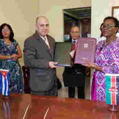 Kenya Gov't to Import More Cuban Doctors into the Country