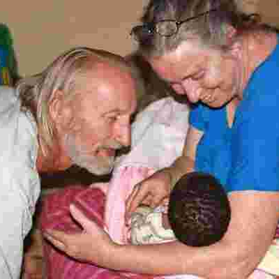 FBI Officers Exhume Body of Infant Secretly Buried in Kenya by American Sex Pest Gregory Dow