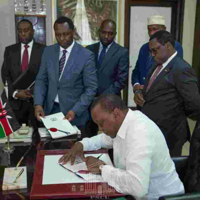 Uhuru Signs New Law Allowing Gov’t to Seek Sh800 Billion Bond