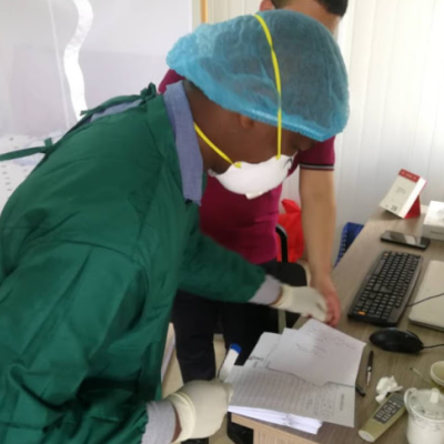 Kenyan Medics Scamper for Safety as Ailing Chinese Nationals are Brought to the Hospital