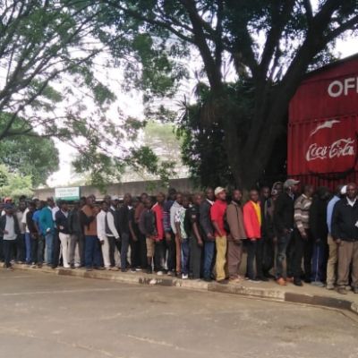 Thousands of Kenyans Queue to View Moi’s Body at Parliament 