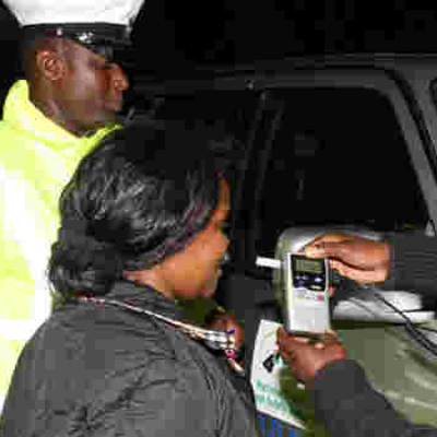 Police Re-introduce Alcoblow Tests on Kenyan Drivers After 60 are Killed in 3 Days