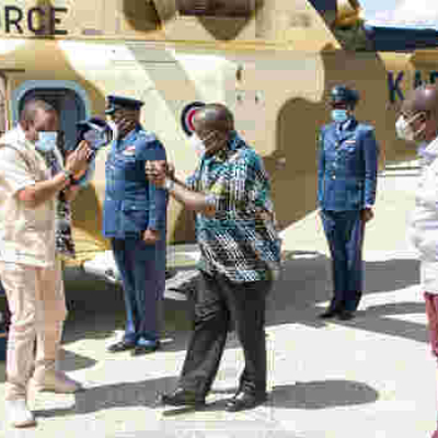 Protocol Breach? Kenyans Online React as CS Matiang’i Receives Uhuru as DP Ruto Watches from a Distance 