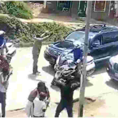 Man Whisked Away After Blocking President Uhuru Kenyatta's Motorcade in Nairobi 