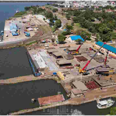 President Uhuru Makes an Impromptu Visit to Kisumu Port 