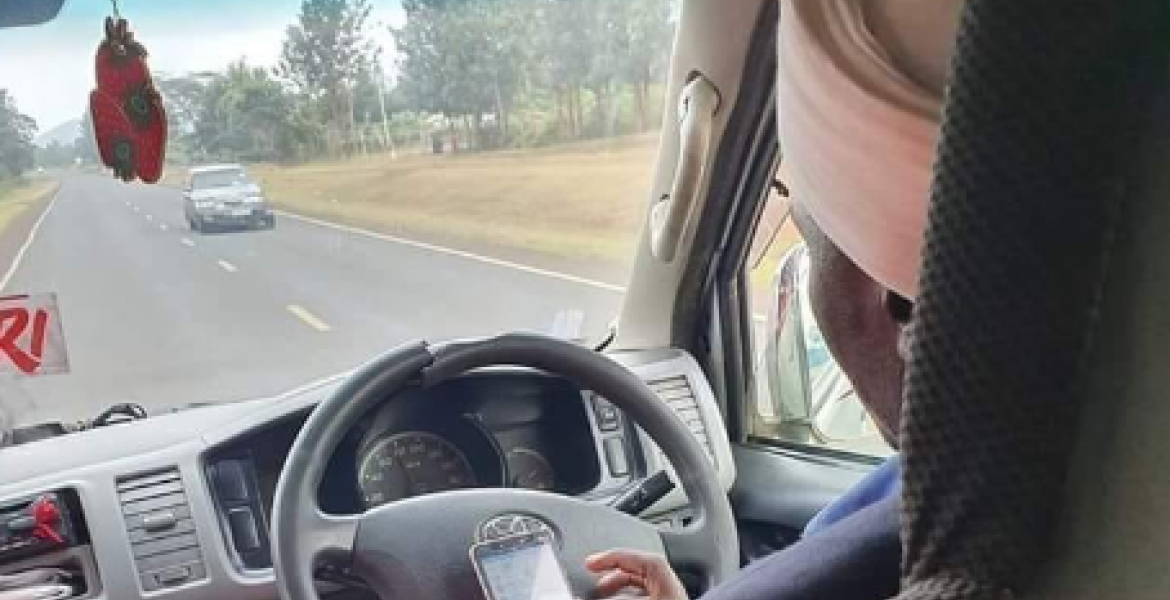 Photos of Akorino Matatu Driver Using His Phone while Doing 80km/h Go Viral