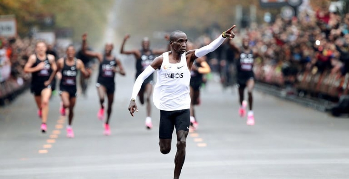 History Made As Kenya’s Eliud Kipchoge Breaks Sub-2-Hour Marathon ...