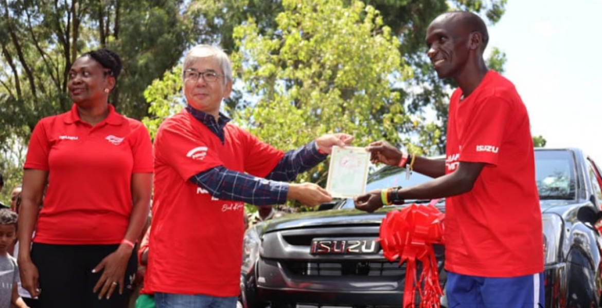 Isuzu Gifts Marathoner Kipchoge Sh4 Million Car after INEOS Challenge