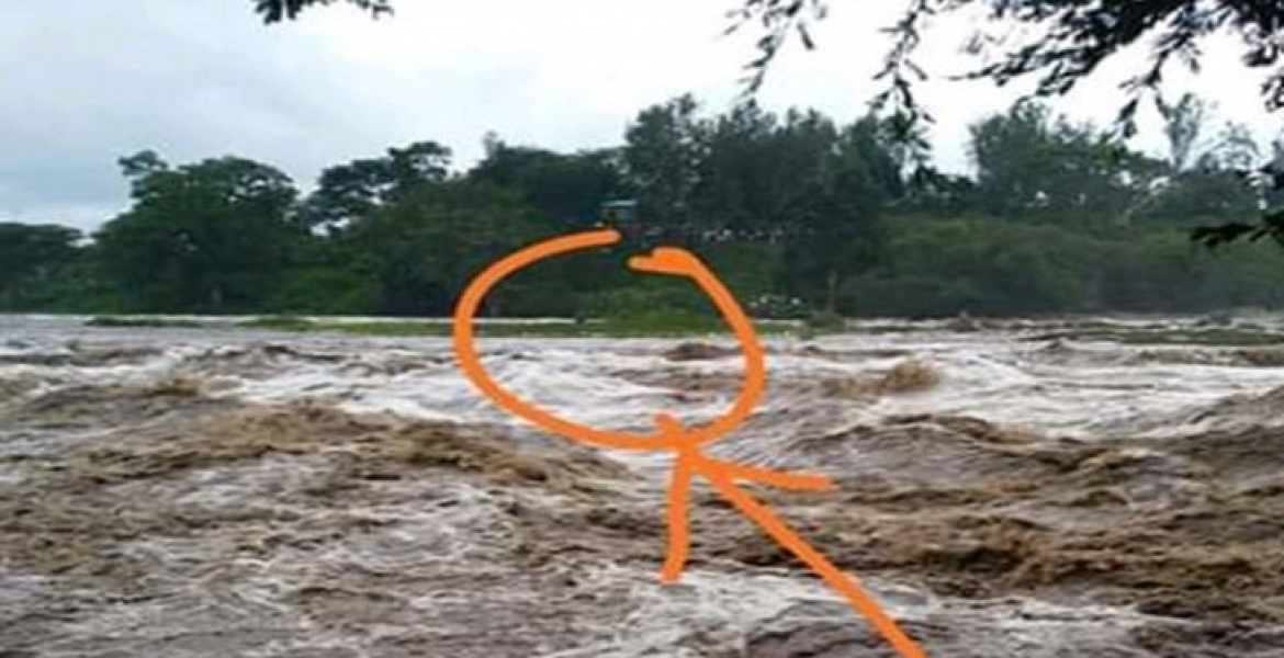 [VIDEO] Kenyan Man Marooned in Swollen River for Three Days Rescued Using Police Chopper