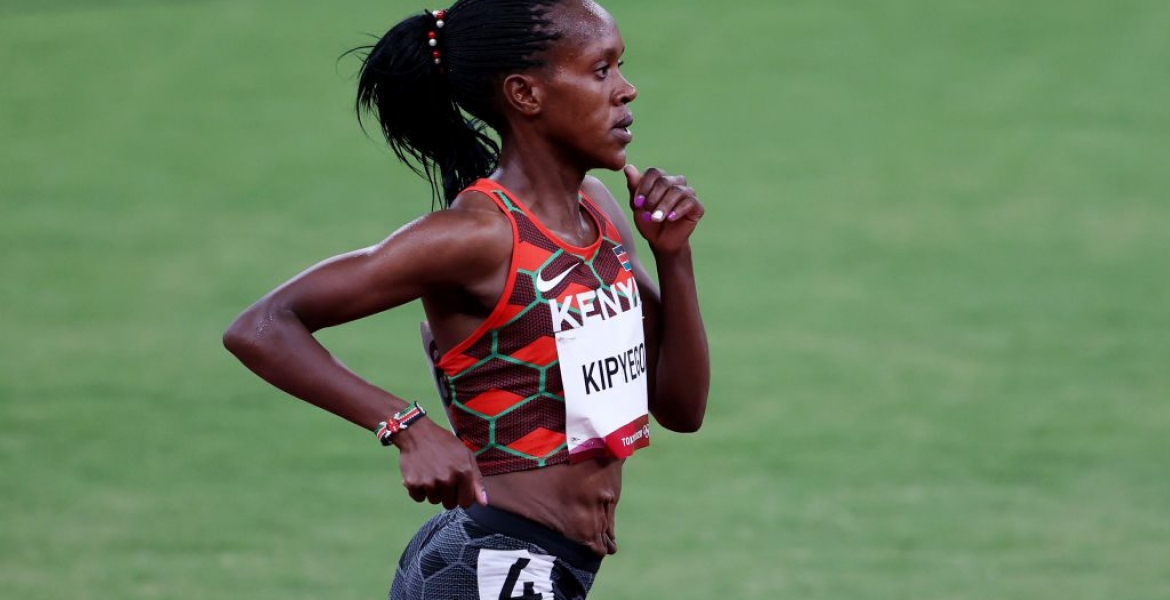 Kenya's Faith Kipyegon Smashes Olympic Record In Women's 1500m ...