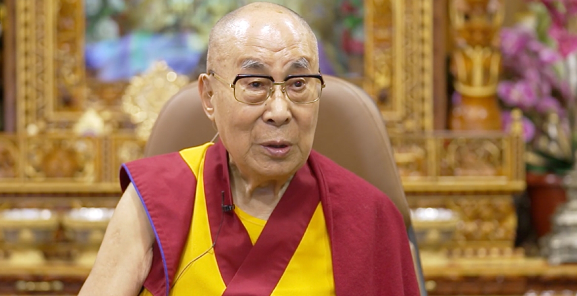 Dalai Lama Apologizes For Asking A Boy To Suck His Tongue | Mwakilishi.com