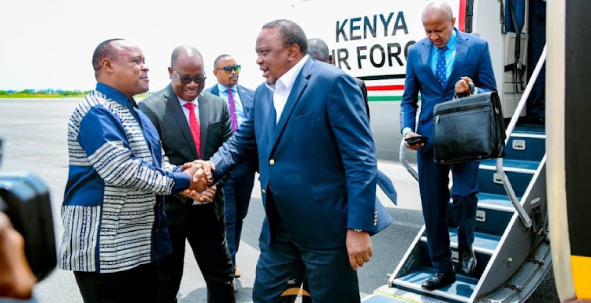 Uhuru Kenyatta Lands In Bujumbura For DRC Peace Talks | Mwakilishi.com