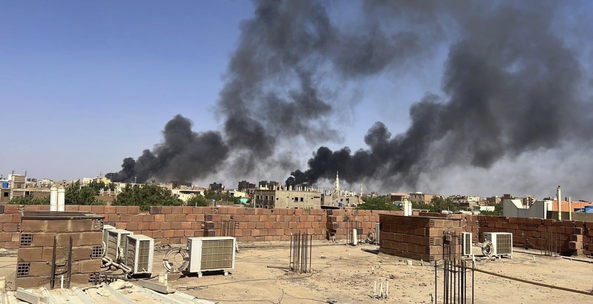 Smoke Fills the Sky in Khartoum, Sudan Kenyans Stranded in Sudan After Government Forced to Shut Down Embassy