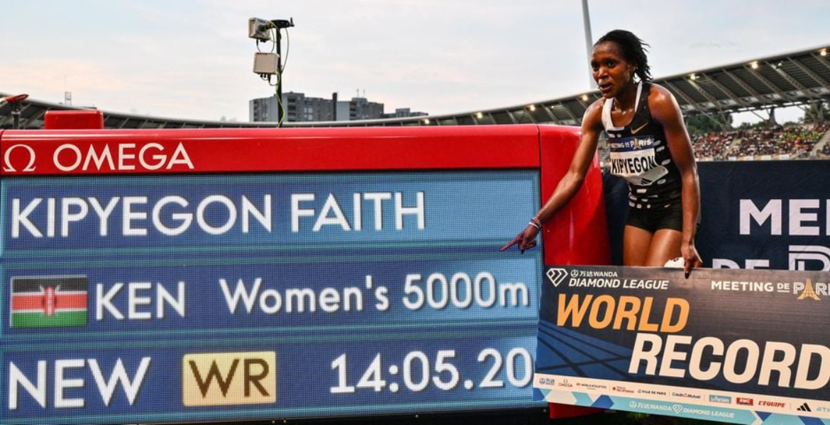 Kenya's Faith Kipyegon Poses After Breaking the World Record in the Womens 5000m Event Faith Kipyegon Breaks 5000M World Record in Paris Diamond League