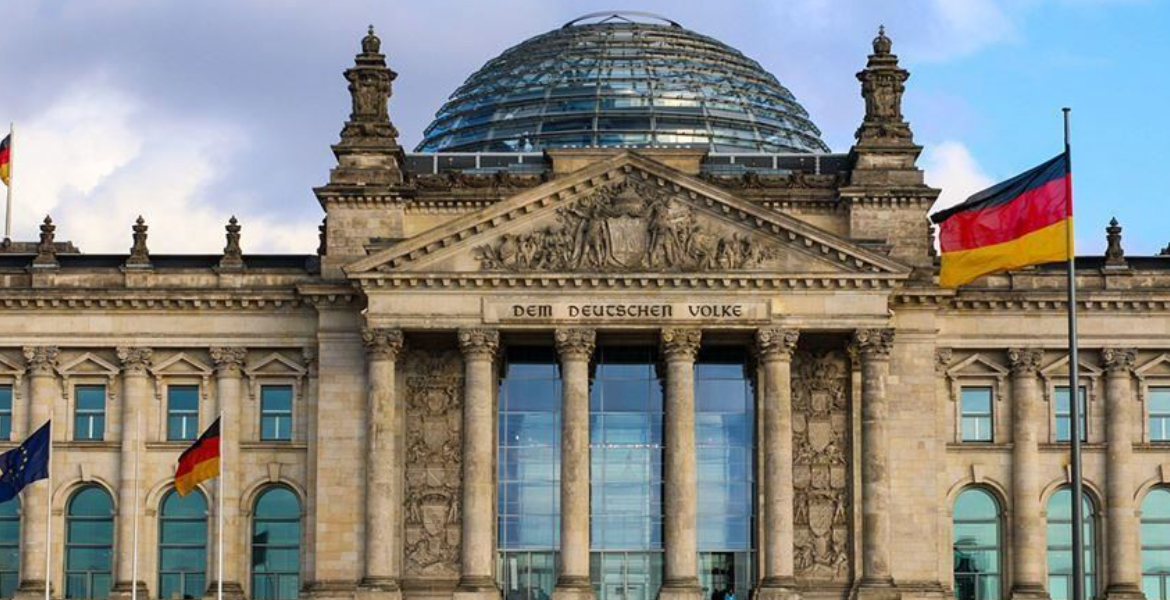 Bundestag, German Federal Parliament Germany Woos Foreign Workers With New Immigration Rules